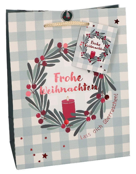 Butzon & Bercker Überraschungspaket Geschenktüte Frohe Weihnachten 23 x 18 x 10 cm - farbig bedruckt mit Folienprägung, Tragekordel und Stern-Brad Verschluss, liebevoll zusammengestellt