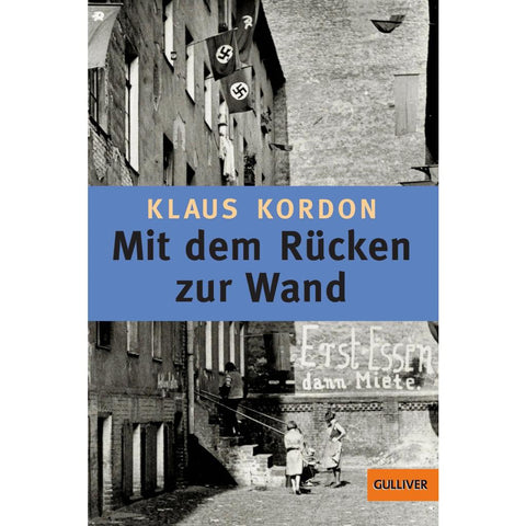 Mit dem Rücken zur Wand