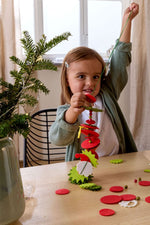 Bastelset - Erstes Fädeln Filzgirlande Weihnachtsmann (Innenansicht)