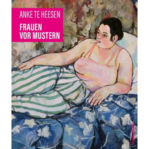 Frauen vor Mustern