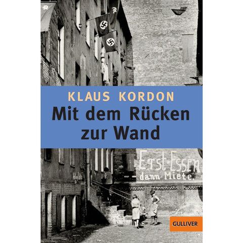 Mit dem Rücken zur Wand