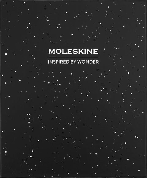 Moleskine Bundle Box Nasa-inspiriertes Notizbuch, L/A5, liniert, fester Einband, 2 Nasa-inspirierte Pins, 4 Nasa-inspirierte Blackwing Graphitstifte, wiederverwendbare Box