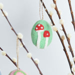 Aufhänger Filz-Ei Purpur-Blume, Mint, 7,8 x Ø 5,8cm